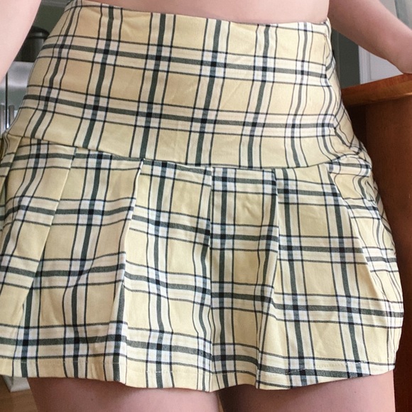 New Garage plaid skirt! - Picture 2 of 3